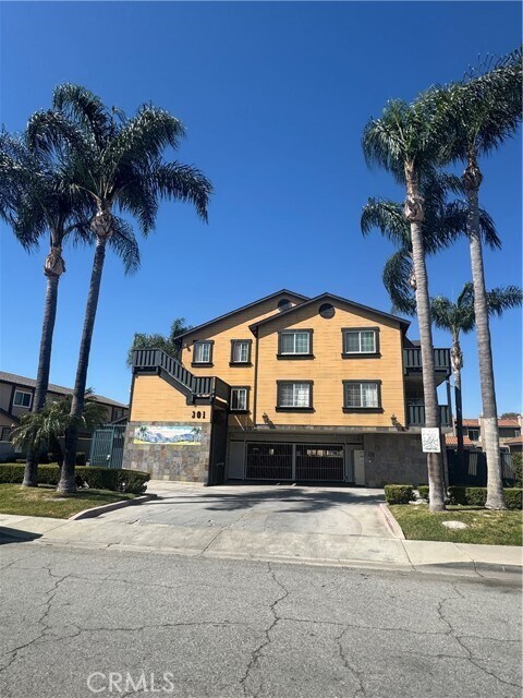 Building Photo - 301 W Mountain View Ave Unit 106