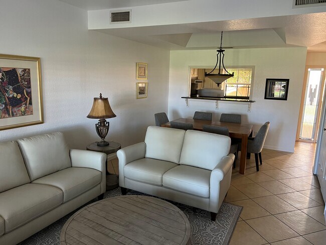 6137 N 28th Pl Unit 6137