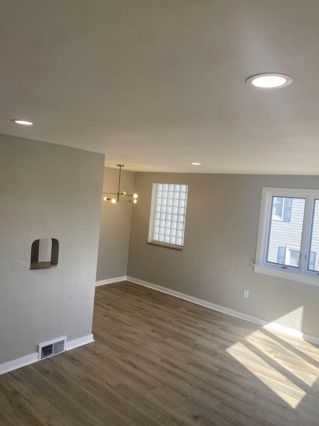 Photo - ADORABLE 2 BEDROOM / 1 BATH BRICK RANCH HOME - E McKEEPSPORT