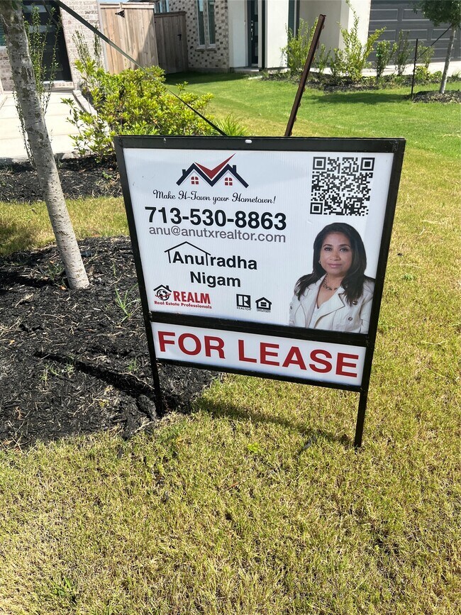 Photo - 22111 Strathfield Cir