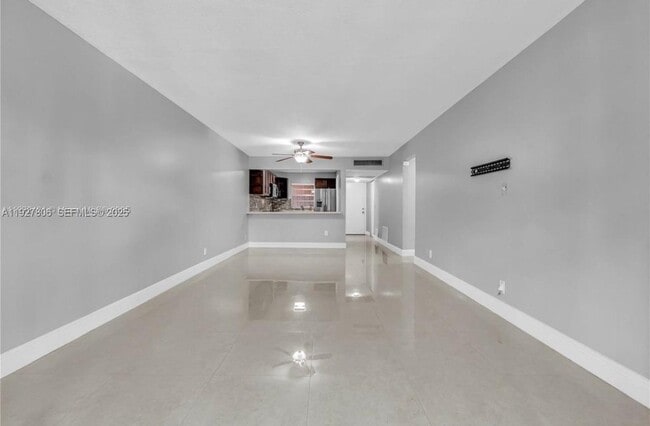 Photo - 9431 Live Oak Pl Unit 205