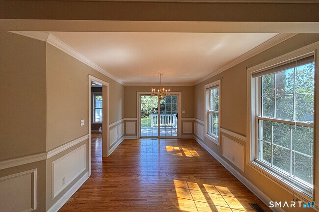 Photo - 405 S Pine Creek Rd