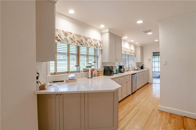 Photo - 324 Dalewood Dr