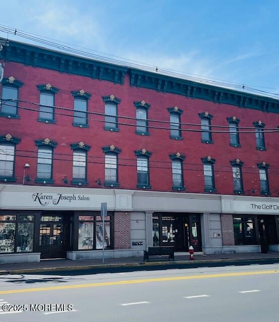 Building Photo - 8 E Front St Unit 305 Rental