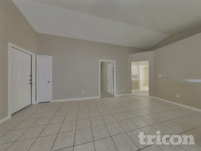 Photo - 3215 Kelling St