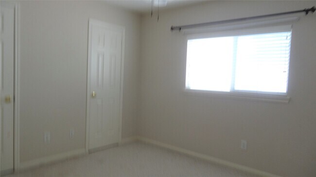 Photo - 4822 Schiller Park Ln