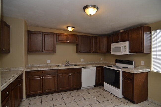Photo - Spacious 4 Bedroom 2 Bath Home! Great South Tucson Location!