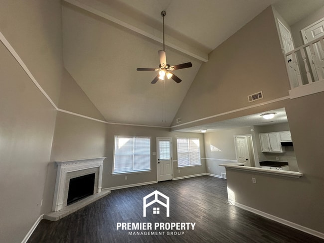Photo - 4 Bedroom Home for Rent in Memphis, TN | High Ceilings, Stone Fireplace & 2-Car Garage