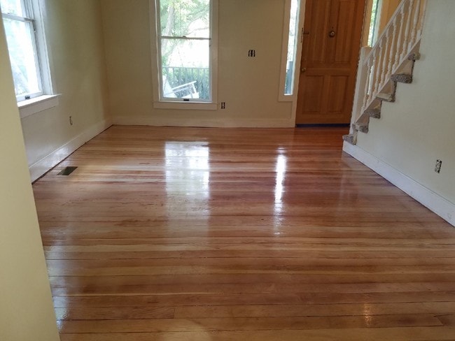 sala de estar remodelada - 724 W Washington St Unidad Apt 1