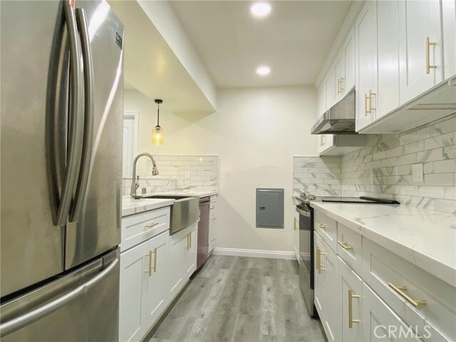 Building Photo - 1127 E Del Mar Blvd Unit 315