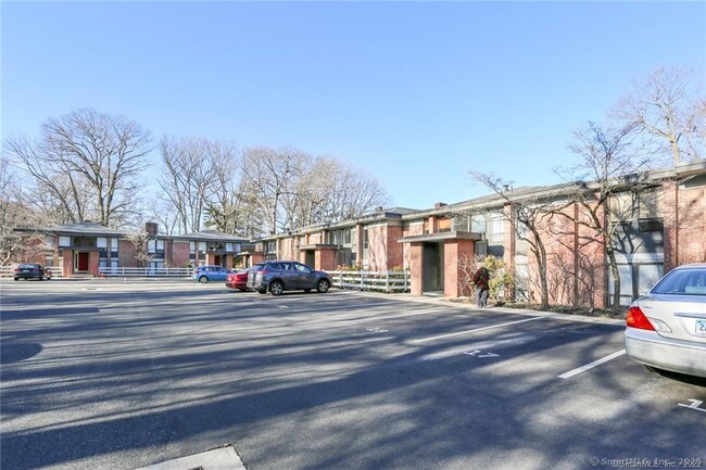 Photo - 160 Fairfield Woods Rd Condo Unit 46