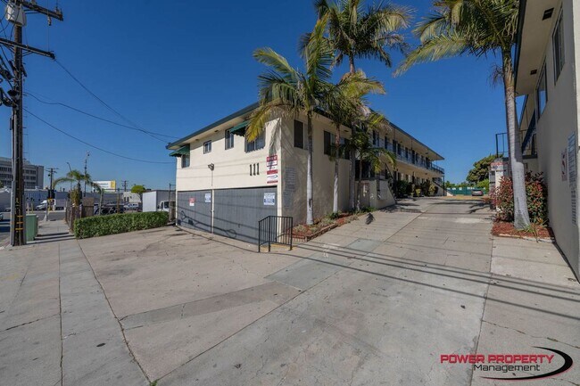 111-115 E. Beach Ave.