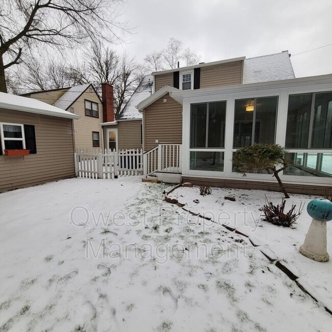 Photo - 2220 Monroe Ave NW