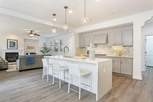 Photo - HOLIDAY SPECIAL: $500 OFF THE FIRST MONTHS...