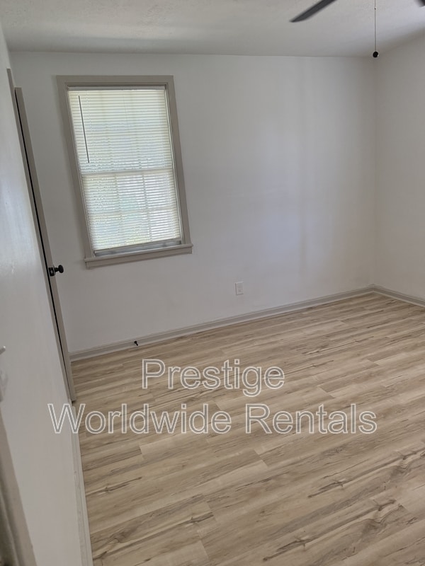 Photo - 155 Munson Dr