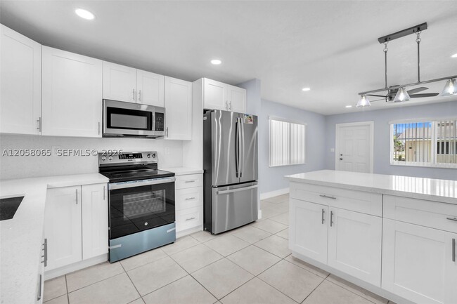 Building Photo - 357-359 Phippen Waiters Rd Unit 1-2