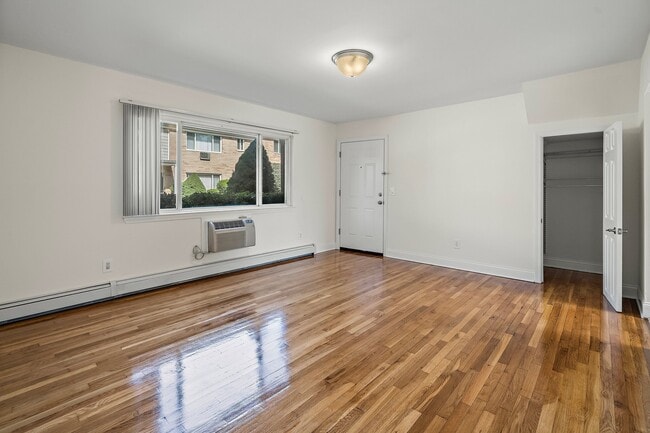 Clinton Manor Arms Apartments