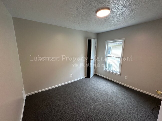 Photo - 1016 E Stockbridge Ave Unit 2