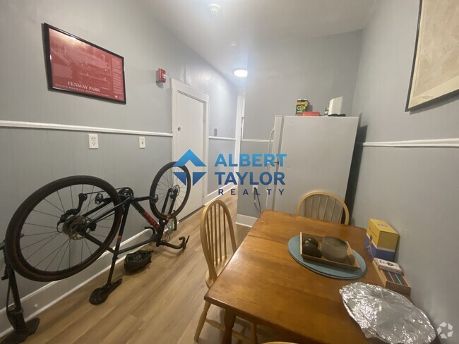 Building Photo - 884 Huntington Ave Rental