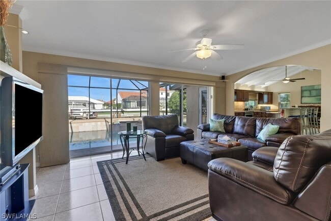 Photo - 562 Goldcoast Ct