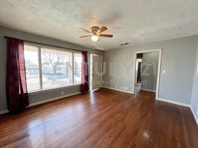 Photo - Cute 2/1/1 in Fort Worth Ready For Move-In! Casa