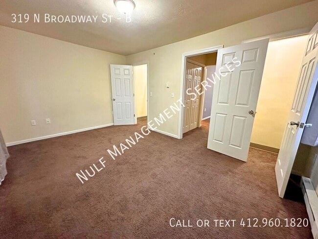 Photo - 319 N Broadway St Unidad B
