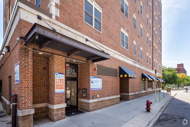 Entrance - Corner House Apartments