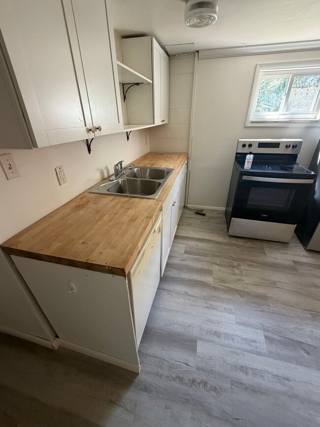 Photo - 603 Locust Ave Unit apt B