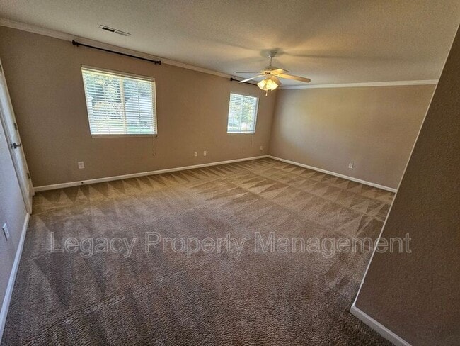 Photo - 312 Walnut Crossing Dr