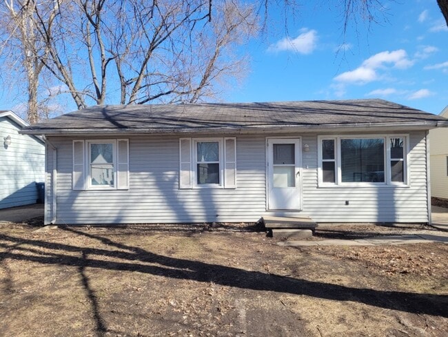 Building Photo - Beautiful 3br Home Near Park!