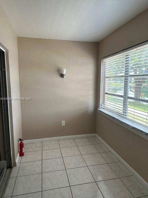 251 NE 187th St Unit 809