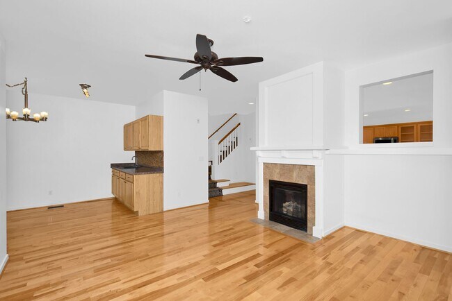 Photo - 1904 16th Ln NE