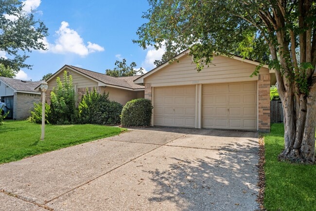 Photo - 19907 Lions Gate Dr