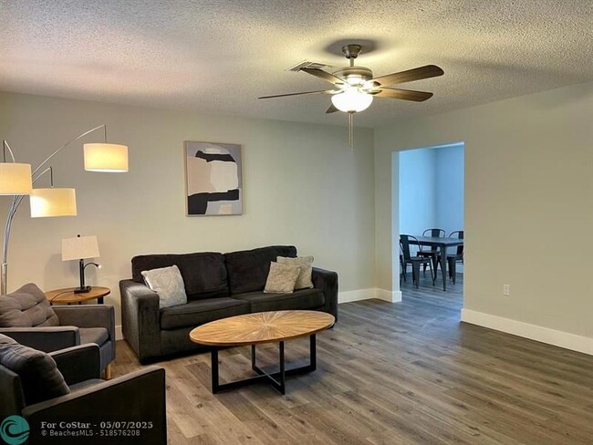 Photo - 820 NE 17th Ave Apartamento Unidad 8B