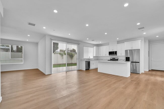 Modern Brand new 5-Bedroom Home for Lease ... - Modern Brand new 5-Bedroom Home for Lease ...
