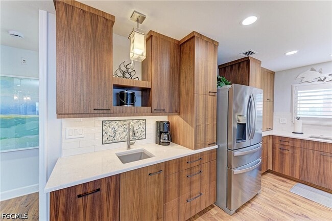 Building Photo - 14813 Laguna Dr Unit 401
