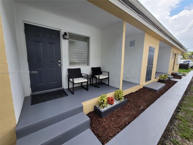 Building Photo - 1723 Wiley St Unit XX