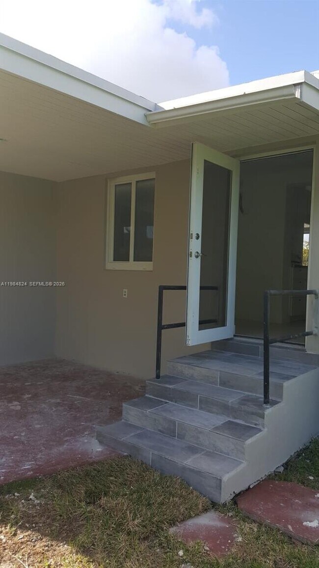 Photo - 6300 SW 21st St