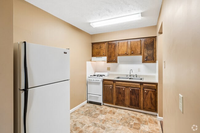 1BR, 1BA - 525SF - Kitchen