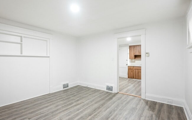 Photo - 16003 Grovewood Ave Townhome