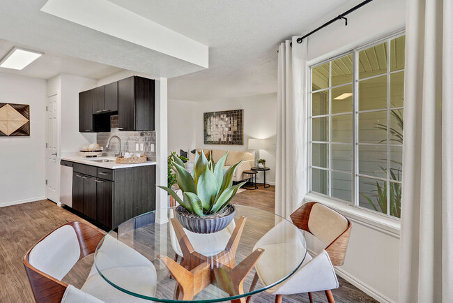 Renovated Dining Area - Woodgate Apartments