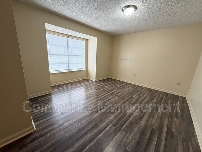 Photo - 5137 Weston St Unidad Apt C