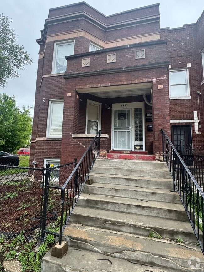Building Photo - 6935 S Laflin St Unit B Rental