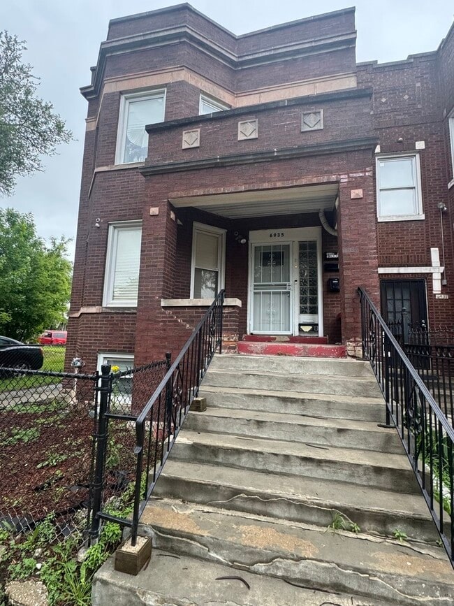 Photo - 6935 S Laflin St Apartment Unit B