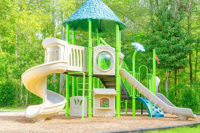 Parque infantil comunitario - Hudson Woods