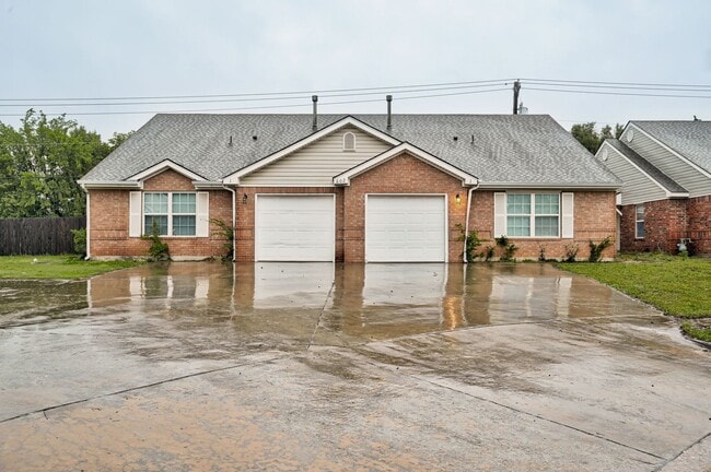 Building Photo - Gorgeous 3 bed 2 bath in Norman! Rental