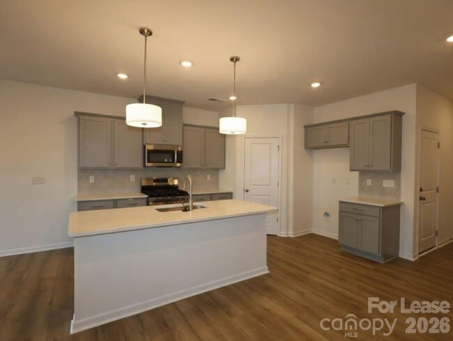 Photo - 765 Lock Haven Dr NW