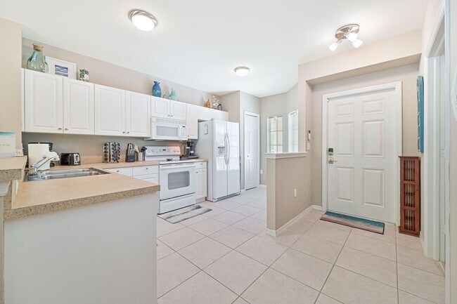 Photo - **Annual Lease -  Naples 2/2Furnished Cond... Unit 205