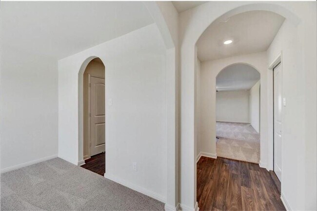 Photo - 138 Fox Glen Trl