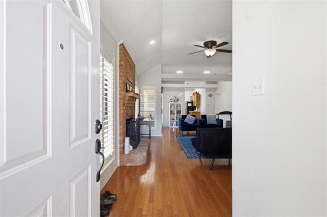 923 Newport Dr